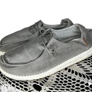 Hey Dude Shoes‎ thumbnail 3