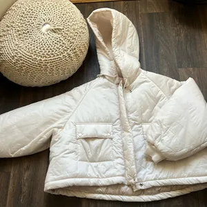 BELITA WHITE PUFFY JACKET Size M thumbnail 1