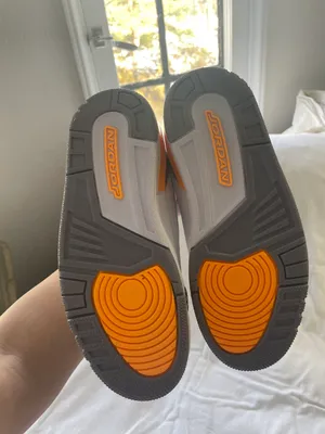 Air Jordan NWOT 3 Retro Laser Orange thumbnail 6