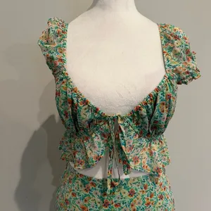 Lelis Green Floral Patterned Top Size XS thumbnail 2