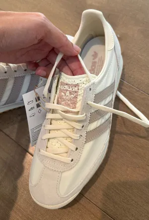 Adidas Sneakers Women’s thumbnail 2