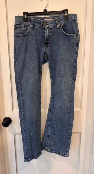 Levi's Women's low rise 542 flare Medium Blue Jeans thumbnail 1