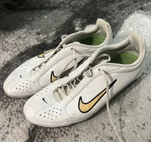 Nike Sneaker thumbnail 1