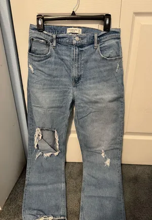 Abercrombie Curve Love 90s Straight High-Rise thumbnail 1