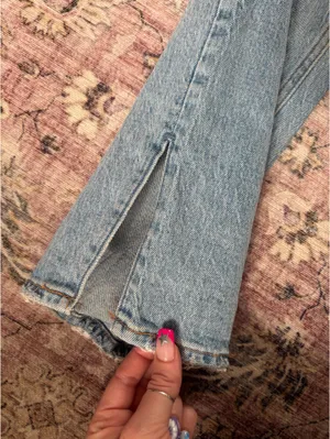 Abercrombie 90’s Straight Ultra High Rise Curve Love thumbnail 2
