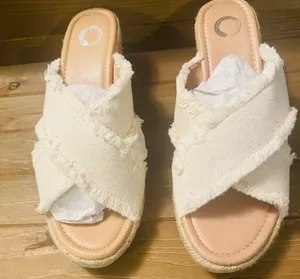 Journee Collection NWT women's Shanni wedge sandal size 9.5 thumbnail 1