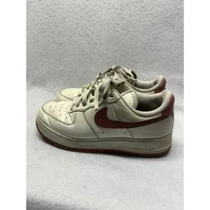 Nike Air Force 1 Women’s 8 White Rugged Orange DC9486-105 thumbnail 3