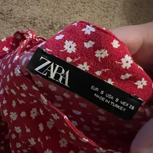 Zara small‎ red skirt thumbnail 6