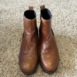 Anthropologie Stompy Chelsea Ankle Pull On Brown‎ Leather Boots Size 37/US6.5-7 thumbnail 4
