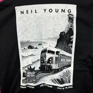 Neil Young In Concert Tour Tshirt size XL thumbnail 4