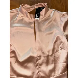 Lulus Satin Peplum Top Mock‎ Neck Long Sleeve Blouse Cutout Back Party Women S thumbnail 4