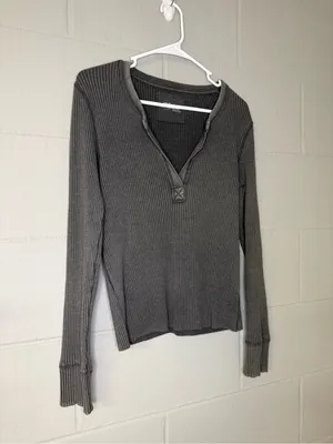 Aerie Fireside Long Sleeve Henley T-Shirt in Dark Grey Women’s Size Medium Tee thumbnail 5