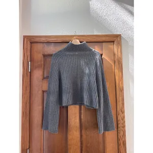 REFORMATION Brooke Cashmere Cropped Turtleneck Sweater in Gray Size XS thumbnail 3