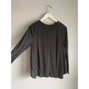 Lululemon Up‎ for Down Time Black Long Sleeve Open Back Top Tee Shirt sz 10 thumbnail 4