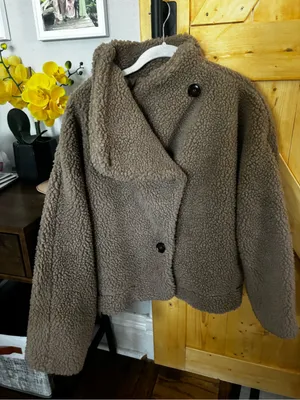 LUSH‎ "Toffee" Teddy Sherpa Faux Fur Cropped Moto Jacket - Size M thumbnail 2