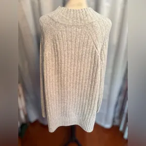Women’s Ava & Viv Light Gray Knit Fabric thumbnail 4