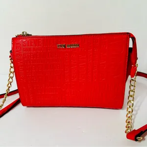 Steve Madden Red Logo Crossbody Bag NWOT 9” x 6” x 4” thumbnail 2