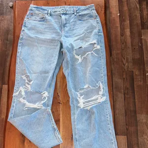 American Eagle Outfitters Light Blue Distressed Boyfriend Jeans thumbnail 2