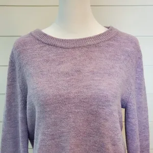 Old Navy‎ Crew Neck Lilac soft sweater Size M thumbnail 2