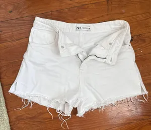 ZARA Shorts Denim thumbnail 1