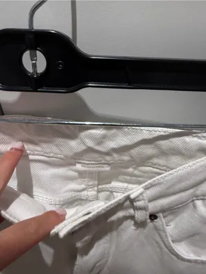 High-Rise White Women's Jeans - Clean Classic Look thumbnail 2