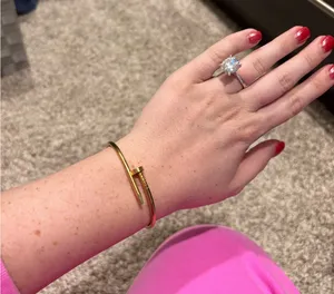 Elegant Gold Bracelet for Women thumbnail 1