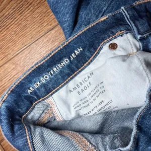 American Eagle Ex-Boyfriend Distressed Straight Leg Jeans Blue Womens 000 26x29 thumbnail 5