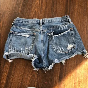 AGOLDE Parker Rocksteady Distressed Cut-off Denim Jean Shorts Size 29 A026E-811 thumbnail 5