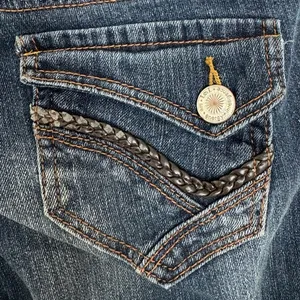 Y2K l.e.i. Style‎ Ashley Low-Rise Flare Jeans Size 9 Regular Distressed Denim thumbnail 10