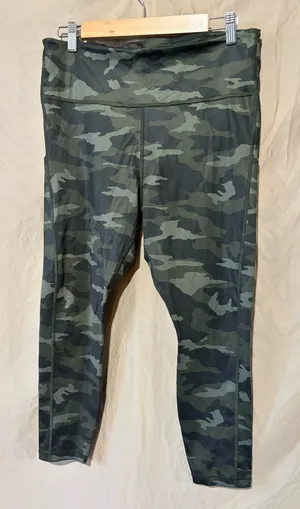 Athleta ultimate camo leggings thumbnail 1