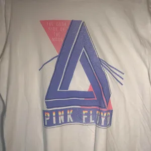Elizabeth & James Pink Floyd Dark Side Graphic Tee Size L Rock Vintage Band Tee thumbnail 4