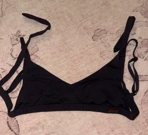 Gymshark Bikini Top thumbnail 1