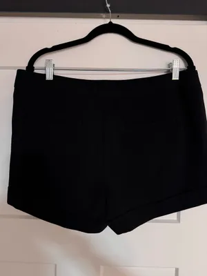 Express Black Women's Tailored High-Waist Shorts thumbnail 3