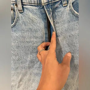 Abercrombie & Fitch the 90s Straight Ultra Hight Rise Denim Size 26/2R 2346 thumbnail 4