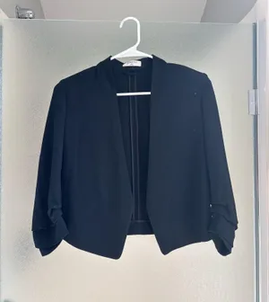 Babaton Aritzia Cropped Black Blazer thumbnail 1