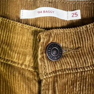 Levi’s 94 Baggy Corduroy Pants Womens 25 Brown 100% Cotton High Rise Retro 90s thumbnail 6