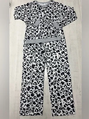 Leopard Print Women's Pajama Set thumbnail 2