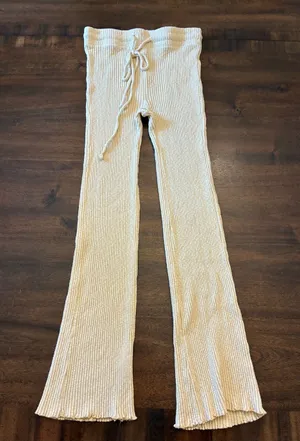 Billabong Soft Pants Women’s Small Yellow Ribbed Flare Sweater Pants thumbnail 1