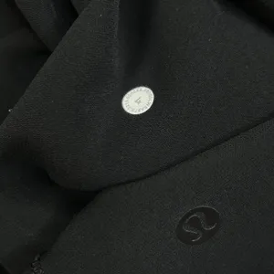 Lululemon On the Fly Skirt BlackWoven Drawstring Travel Casual Mini Skirt Size 4 thumbnail 3