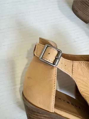 Lucky Brand Tan Leather Peep Toe Ankle Boots Womens 8 Casual Fall Buckle Heeled thumbnail 10