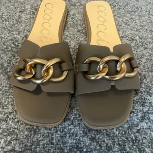 1505 | NEW! Ccocci Baylor Gold Chain Square Toe Slide Mule Sandals Mocha Women 8 thumbnail 6