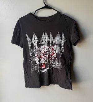 Def Leppard Leopard Graphic Band Tee Black Short Sleeve T-Shirt thumbnail 1