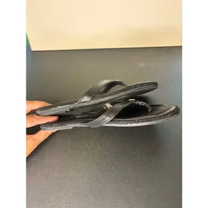 GBG Los Angeles Black Leather Thong Sandals Size 6.5 thumbnail 4