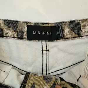 MinkPink Animal Instincts Leopard Print Shorts Wms XS Buttonfly Denim Distress thumbnail 4