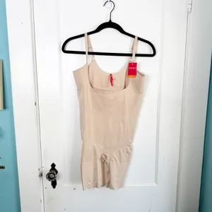SPANX OnCore Open-Bust Mid Thigh Bodysuit Soft Nude NEW Size 1X Slimming Shaping thumbnail 3