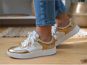 Michael Kors Women's Gold White Leather Sneakers Shoes Size 8.5 M LS24F Low Top thumbnail 1