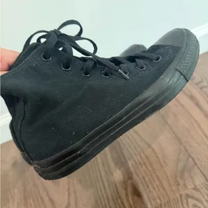 Converse All Black High-Top Sneakers size 8 thumbnail 4