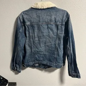 Good American Shearling Collar Denim Trucker Jacket thumbnail 8