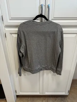 Uniqlo Gray Crewneck Sweatshirt thumbnail 2