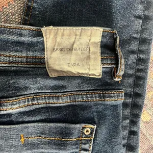 Zara basic  Women's Blue and Navy Jeans size 8 us thumbnail 8